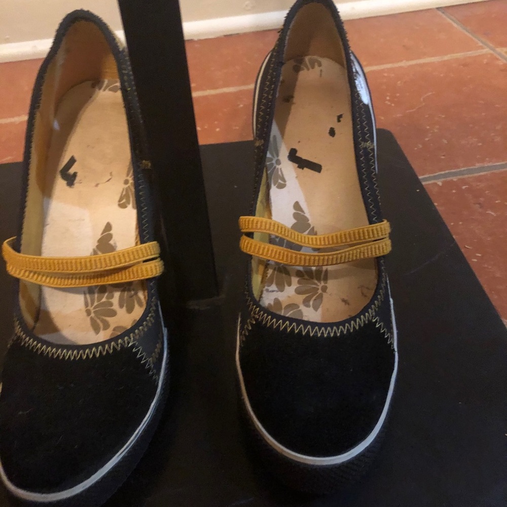 Very unique heel
